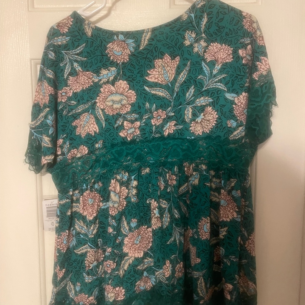 Torrid blouse - Picture 2 of 2